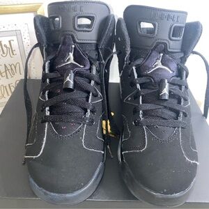 AIR JORDAN 6 RETRO “Chrome” size:6.5 (gs) Blk& silver. good condition with box.